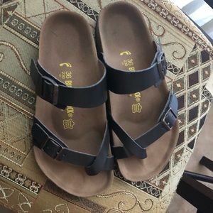 Birkenstock shoes size 6